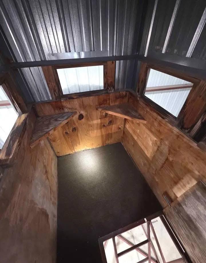 Deer blind with stand - Image 2