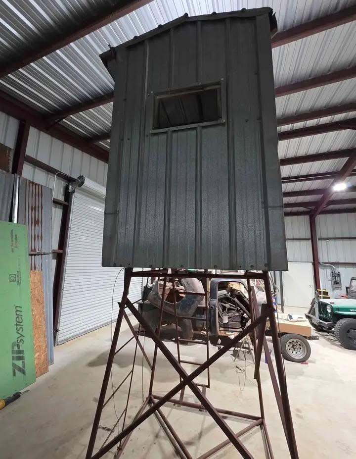 Deer blind with stand - Image 3